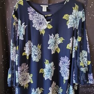 Catherine's 4X 3/4 sleeve dark blue floral blouse.